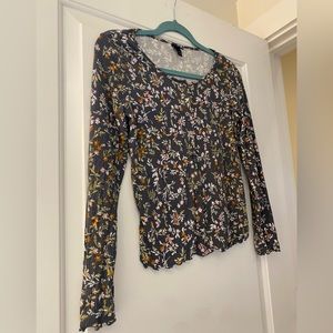 Art class (target), flowery cotton long sleeve shirt, size small, very stretchy
